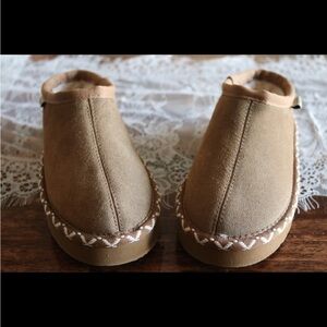 BearPaw Cream Fleece-Lined Footwear
